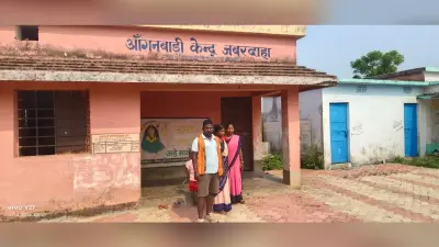 आंगनबाड़ी केंद्र में गंदगी फैलाने से ग्रामीणों में रोष