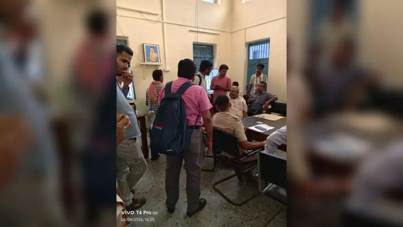 डीएस कॉलेज परिसर से लकड़ी जब्ती के 48 घंटे बीतने के बाद भी ठंडे बस्ते में मामला
