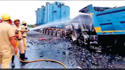 एनएच-19 पर भीषण सड़क हादसा डंपर चालक की जलने से हुई मौत