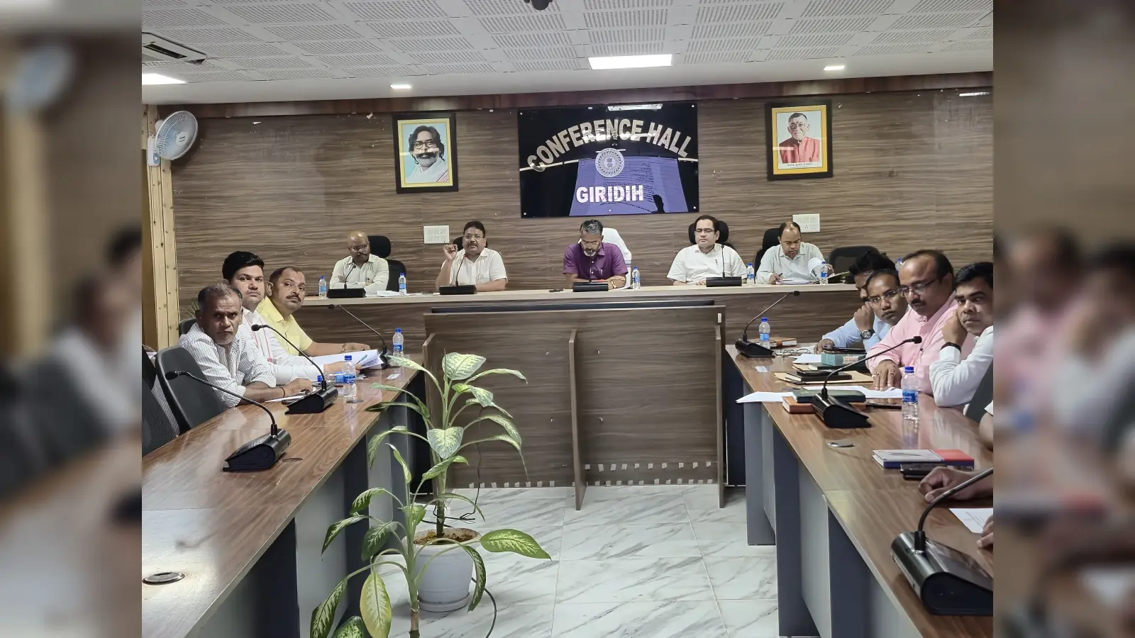 Giridih News :मतदाता सूची को पूरी तरह त्रुटिरहित बनाना उद्देश्य : डीसी