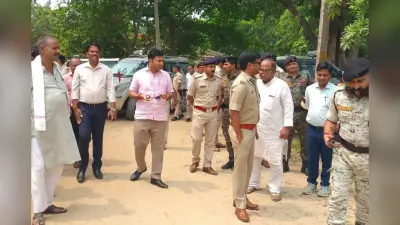 बेलहर के कांवरिया पथ पर तैयारियों का जायजा लेने उतरे डीएम-एसपी, अधिकारियों को दिये सख्त निर्देश