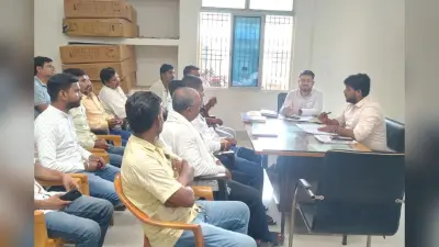 धोरैया में कचरा प्रबंधन की नयी व्यवस्था पर हुई चर्चा, अब स्वच्छता कर्मियों को गंगा ग्राम ऐप दर्ज करानी होगी उपस्थिति