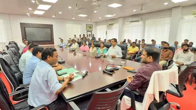 किसानों को समय पर बीज व खाद उपलब्ध करायें : डीसी