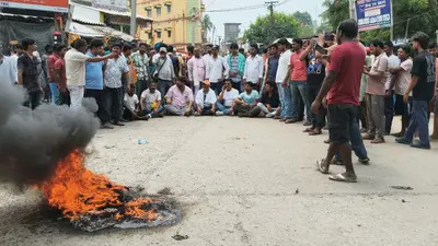 बिजली कटौती के विरोध में सेमापुर में सड़क जाम, ग्रामीणों का फूटा गुस्सा