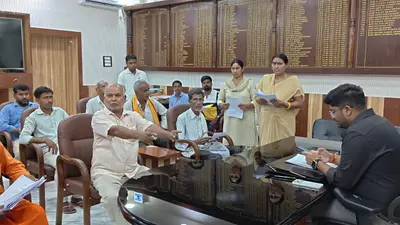 साहब! सरकार ने दी जमीन, मकान बनाने से पड़ोसी कर रहा मना