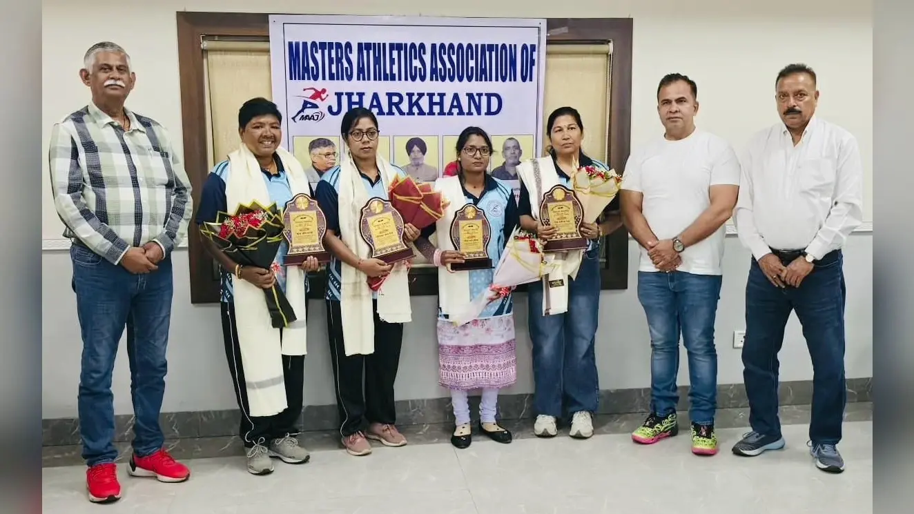 Master athletics: राष्ट्रीय स्तर पर पदक जीतने वाली महिला एथलीट हुईं सम्मानित