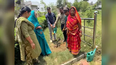 नगर निगम की टीम ने साहेब पोखर पार्क में 25 फलदार पौधे लगाये, पर्यावरण के संरक्षण का लिया संकल्प