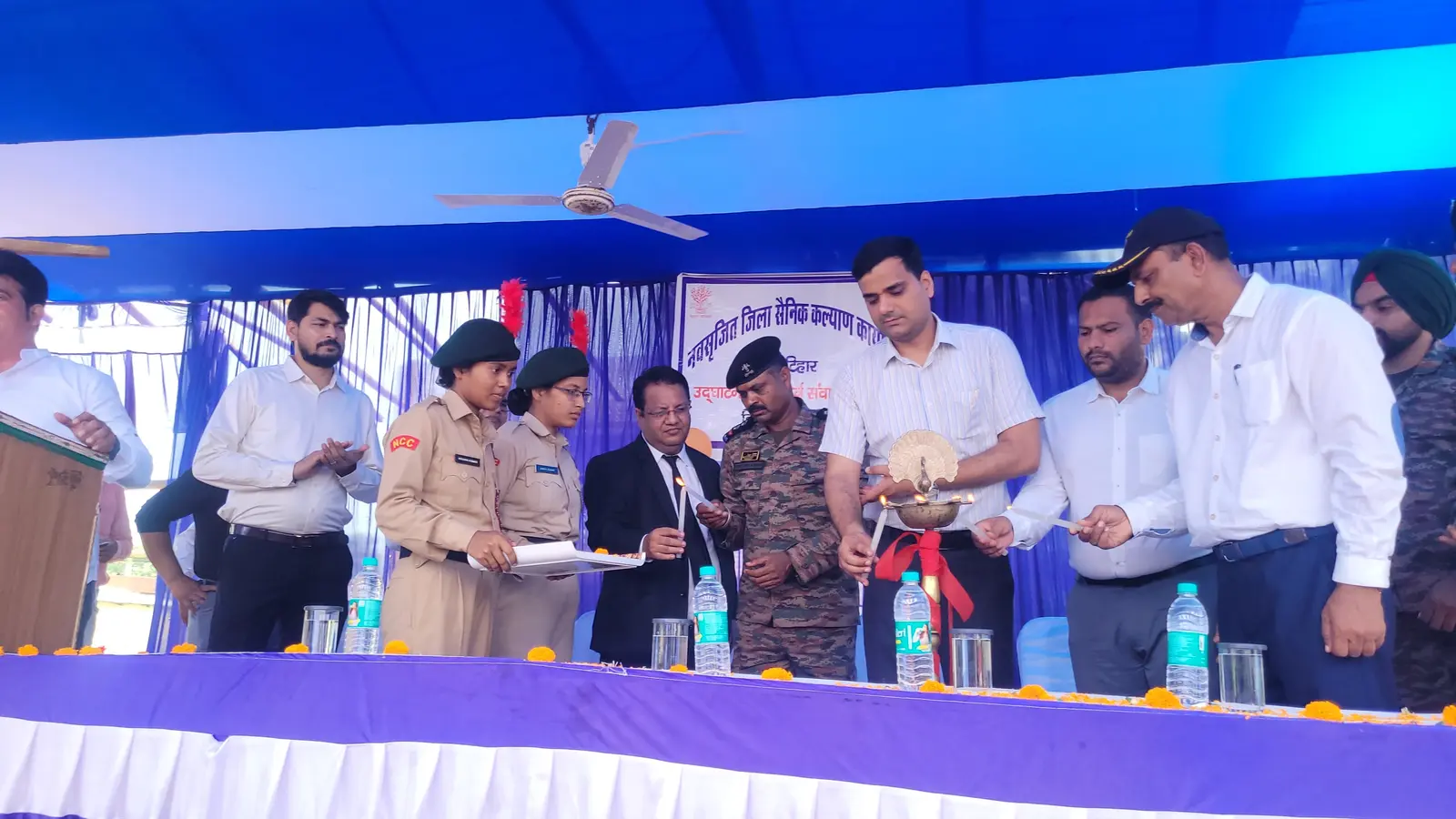सीमा प्रहरी के साथ राष्ट्र की आत्मा, समर्पण के जीवंत प्रतीक हैं सैनिक : डीएम