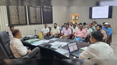 आमजन की आय बढ़ाने पर डीएम का फोकस, गांवों में उद्योग, मखाना व पर्यटन विकास को मिलेगी गति