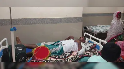 कीचड़ फेंकने को लेकर दो पक्षों में खूनी संघर्ष, आधा दर्जन घायल