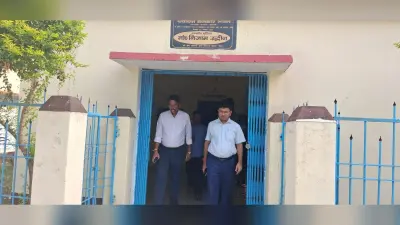 डीएम ने की अभिलेखों, पंजियों व कार्यालय कार्यों की गहन समीक्षा