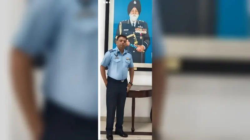 मधुपुर की गलियों से निकल कर ग्रुप कैप्टन तक पहुंचे प्रशांत