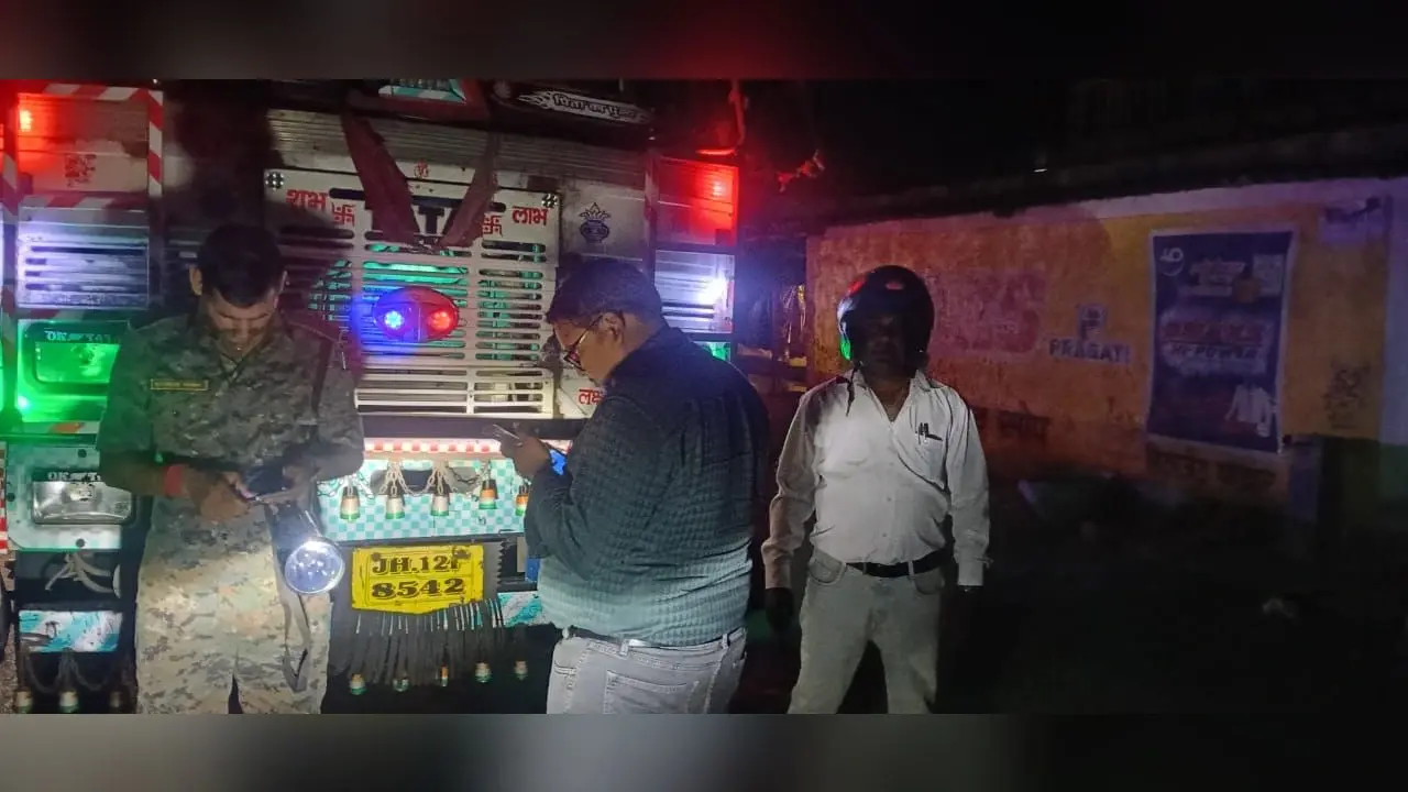Giridih News :घोड़थंभा में चला विशेष वाहन जांच अभियान
