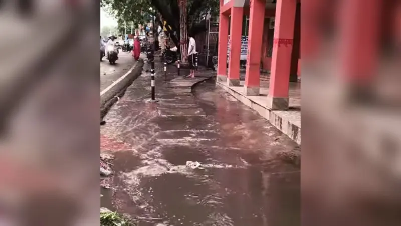 नाले की सफाई नहीं होने से श्रद्धालु परेशान