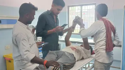 एनएच 80 पर अज्ञात वाहन की टक्कर से बाइक सवार गंभीर
