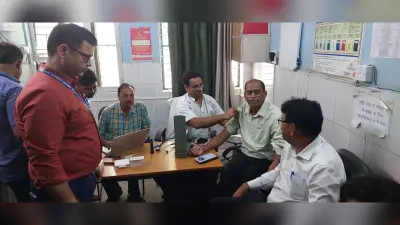 अस्पताल आने वाले लोगों को जांच व दवा आसानी से मिले: डीएम