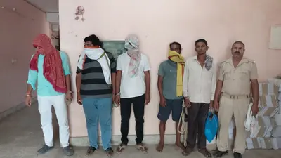 32 लीटर देसी शराब के साथ तीन तस्कर गिरफ्तार, तीन शराबी भी धराये