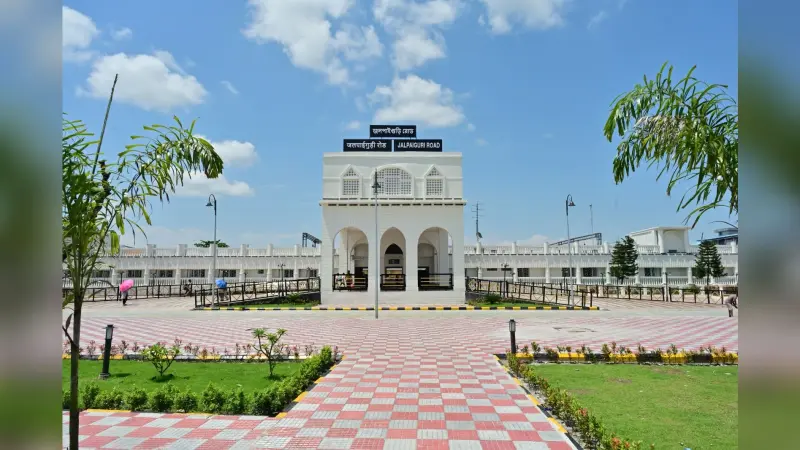 अमृत भारत स्टेशन योजना के तहत स्टेशनों के पुनर्विकास कार्यों को दी गति