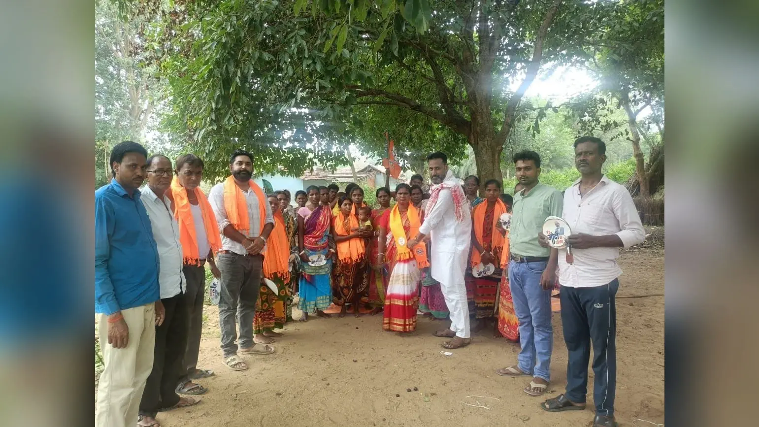 मेझिया पंचायत की पंसस ने ली भाजपा की सदस्यता