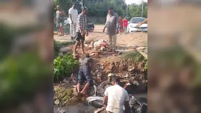 नाले में गिरकर बाइक सवार युवक घायल