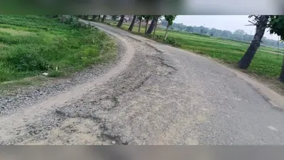 सिमरातरी-गरवन्ना मुख्य सड़क बदहाल, ग्रामीणों ने की मरम्मत की मांग