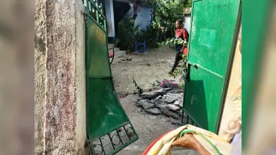 स्कूल की दीवार व किचन शेड तोड़ चट कर गया एमडीएम की 5 बोरी चावल