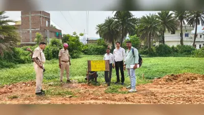 Jamshedpur News : मानगो : तालाब पाटकर सरकारी जमीन हड़पने की साजिश नाकाम, प्रशासन ने लगाया बोर्ड