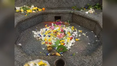 गंगाजल और पंचामृत से हुआ बाबा बूढ़ानाथ का अभिषेक, श्रद्धालुओं के लिए खुले पट