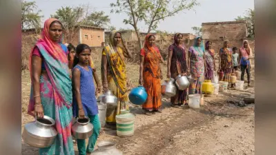 पंजवारा में ट्रांसफाॅर्मर चोरी के बाद गहराया पेयजल संकट, पानी के लिए भटक रहे ग्रामीण