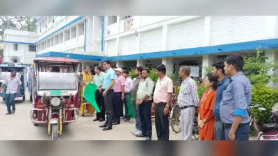 बालश्रम निषेध दिवस: डीएम ने जागरूकता रथ को हरी झंडी दिखाकर किया रवाना