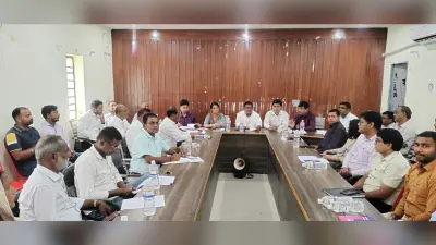 बीस सूत्री की बैठक संपन्न, अनुपस्थित अधिकारियों से मांगा जायेगा स्पष्टीकरण