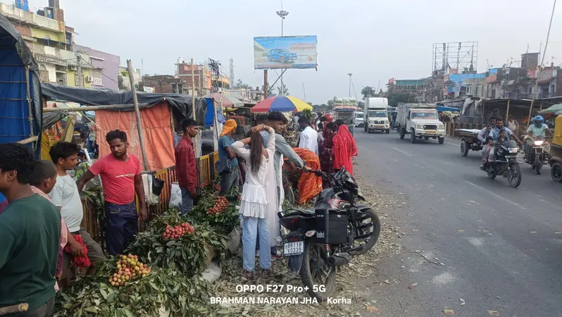 गेड़ाबाड़ी बाजार में फिर अतिक्रमण, सड़क पर सज रही दुकानें