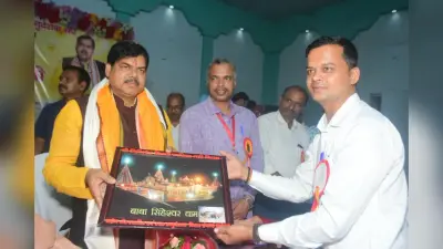 शिक्षा मंत्री को किया सम्मानित, रखी मांग