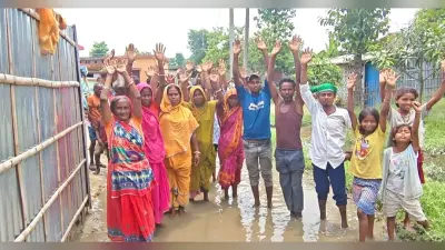 पांच वर्षों से जलजमाव की समस्या से जूझ रहे कबैया गांव के ग्रामीण