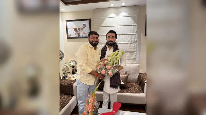 ट्रैफिक व्यवस्था मजबूत करने की मांग को लेकर सामाजिक कार्यकर्ता ने सांसद से की मुलाकात