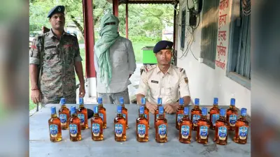 20 बोतल विदेशी शराब के साथ तस्कर गिरफ्तार