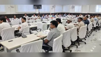 सिपाही भर्ती परीक्षा को लेकर डीएम ने की ब्रिफिंग, दिये निर्देश