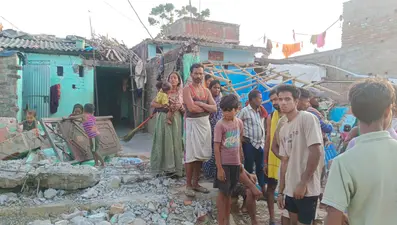बुलडोजल चलाकर डेढ़ किलोमीटर क्षेत्र से हटाया गया अतिक्रमण