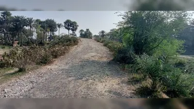 इंदरचक-रंगेला सड़क बदहाल, गड्ढों और उभरे मेटल से सफर जोखिमभरा