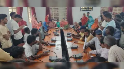प्रधानमंत्री आवास योजना के लाभुकों की सूची का ग्रामसभा में सत्यापन