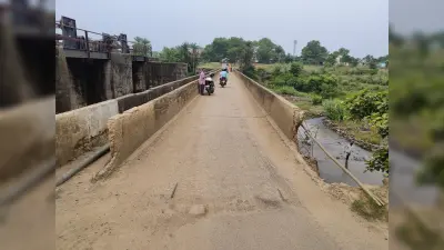 महागामा के सुंदरनदी पलहारपुर में जर्जर पुल बना जानलेवा खतरा