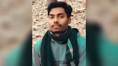 पिकअप के धक्के से बाइक सवार की मौत, एक गंभीर