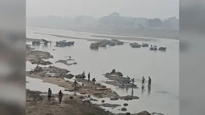 Giridih News :एनजीटी का आदेश लागू होने के बाद भी धड़ल्ले से हो रहा है बालू का अवैध कारोबार