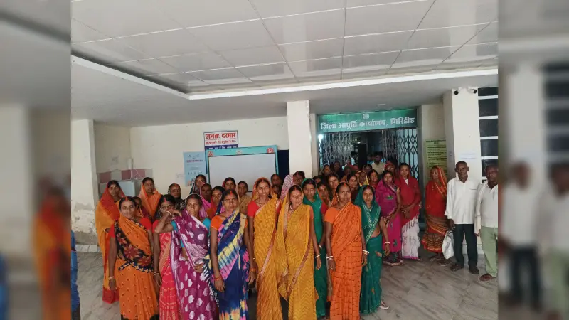Giridih News :राशन दुकान बदलने से कार्डधारी परेशान