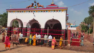 श्रद्धालुओं ने भगवान भास्कर को दिया अर्ध्य