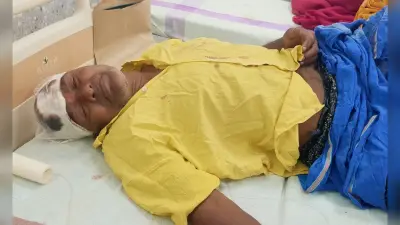 सेंटरिंग के दौरान दीवार गिरने से राजमिस्त्री गंभीर