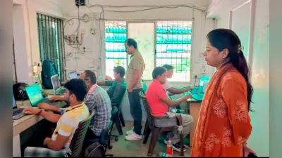 राजस्व महाभियान में आवेदनों के निष्पादन में आयी तेजी, रविवार को अवकाश के दिन भी क्षेत्र में हुआ कार्य