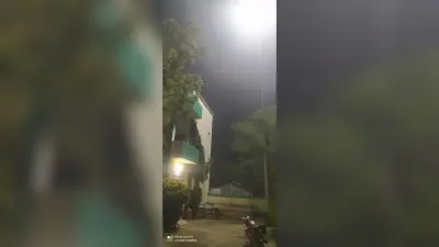 अधिकारी के आदेश के बावजूद निर्धारित स्थल पर संवेदक ने नहीं लगाया हाईमास्ट लाइट, लोगों ने की कार्रवाई की मांग
