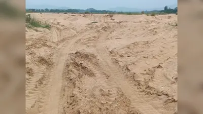 एनजीटी की रोक के बावजूद बालू उठाव जारी