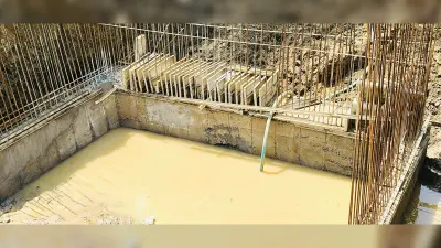 Giridih News :पहली बारिश में क्षतिग्रस्त हुआ खिरोध नाला पर बन रहा पुल, विरोध